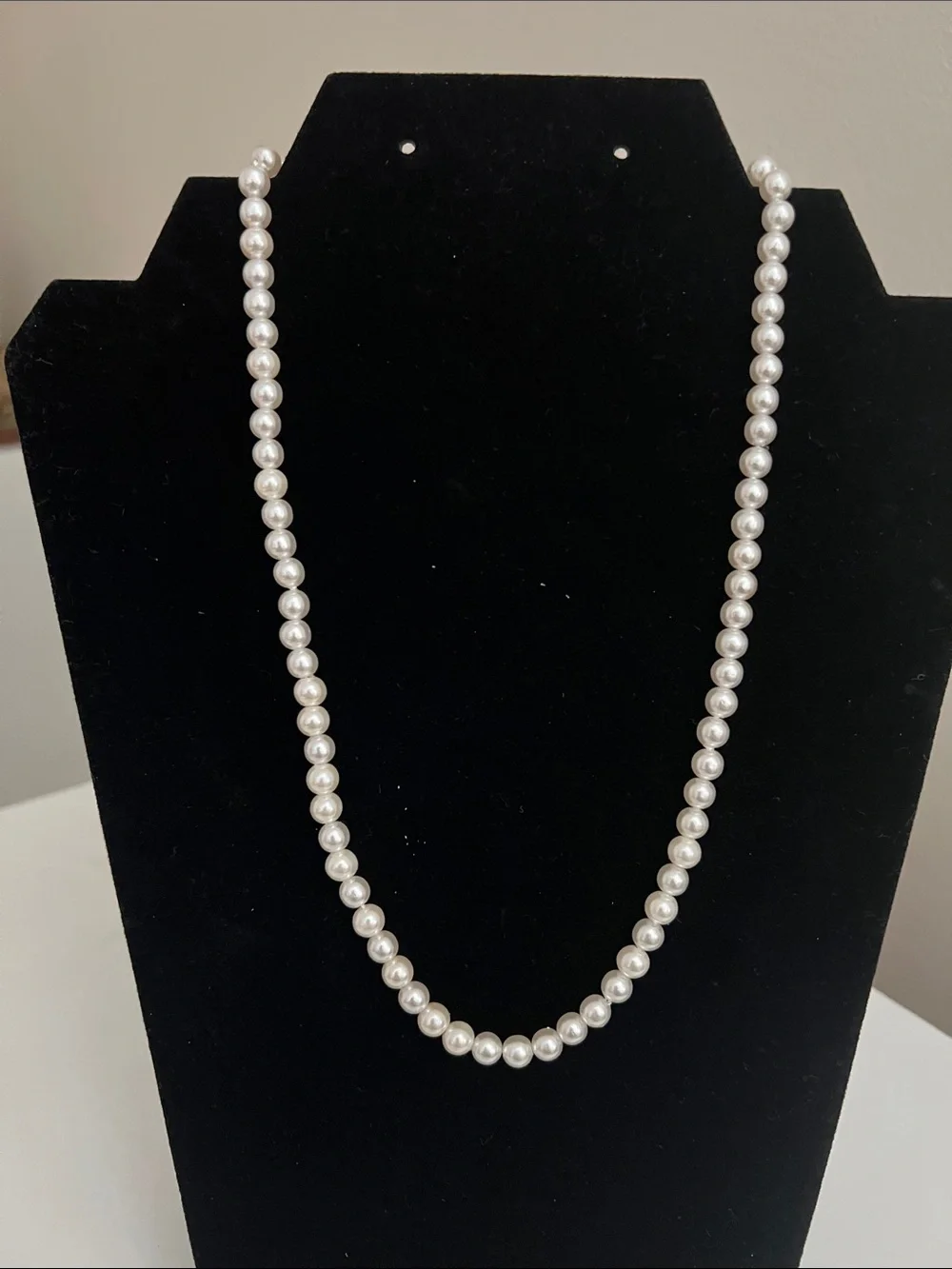 Lustrous White Faux Pearl Necklace - Vintage